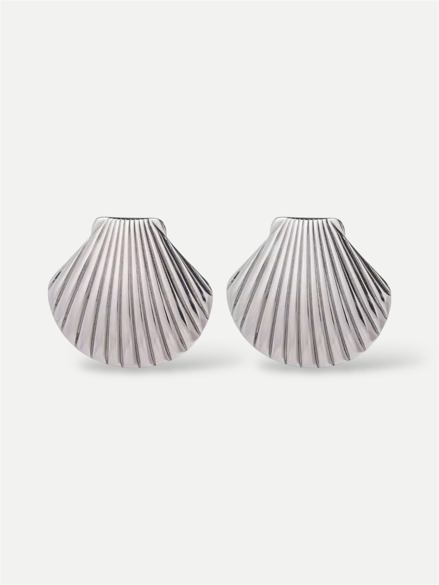 Big shell earring