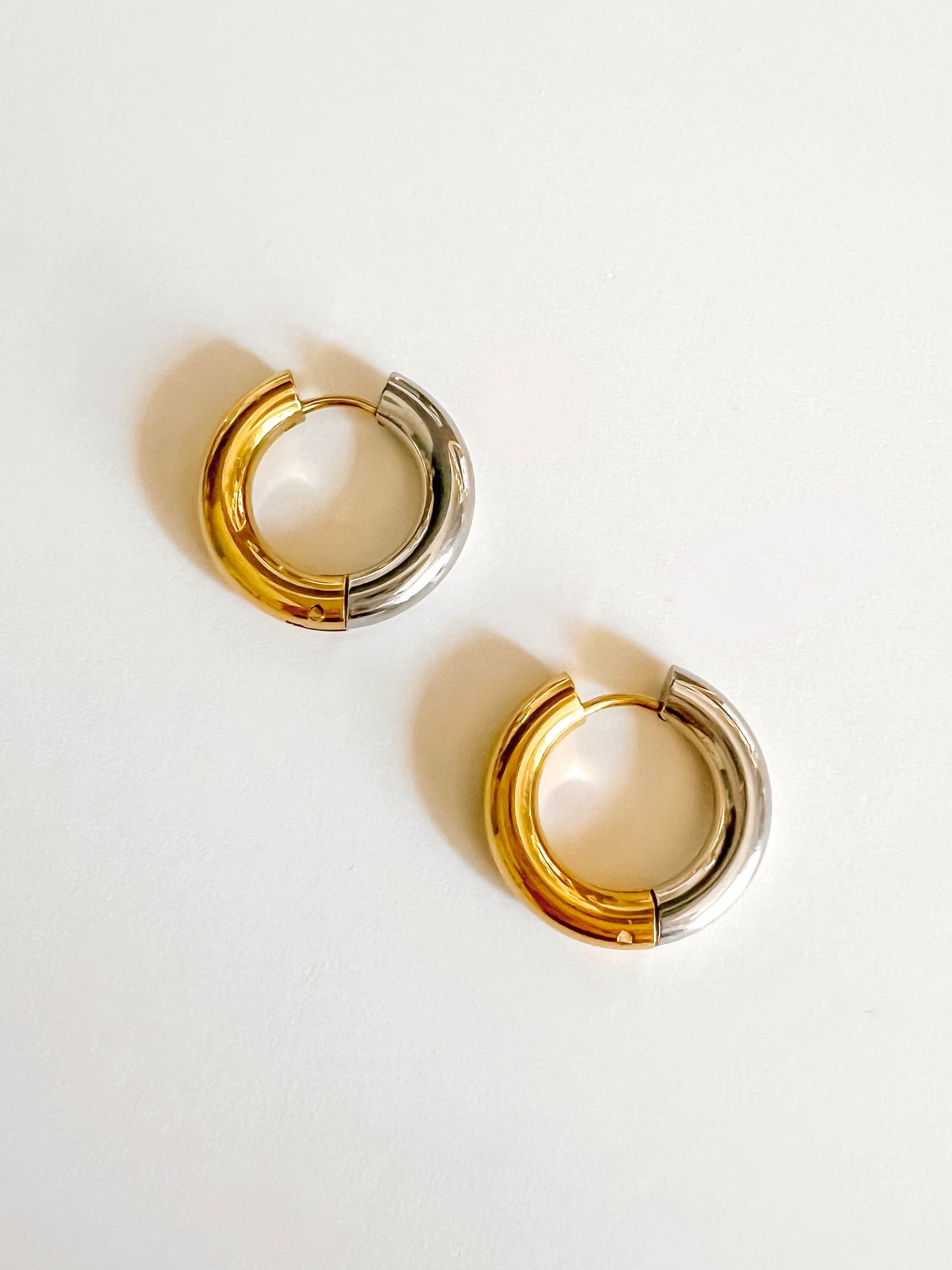 Two tone hoops earrings