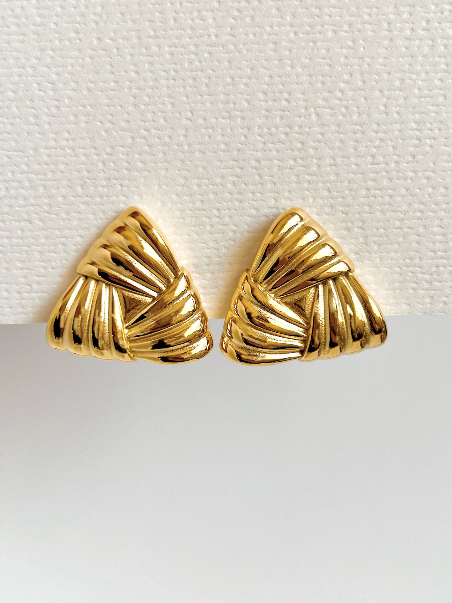 Triangle oversized studs earrings