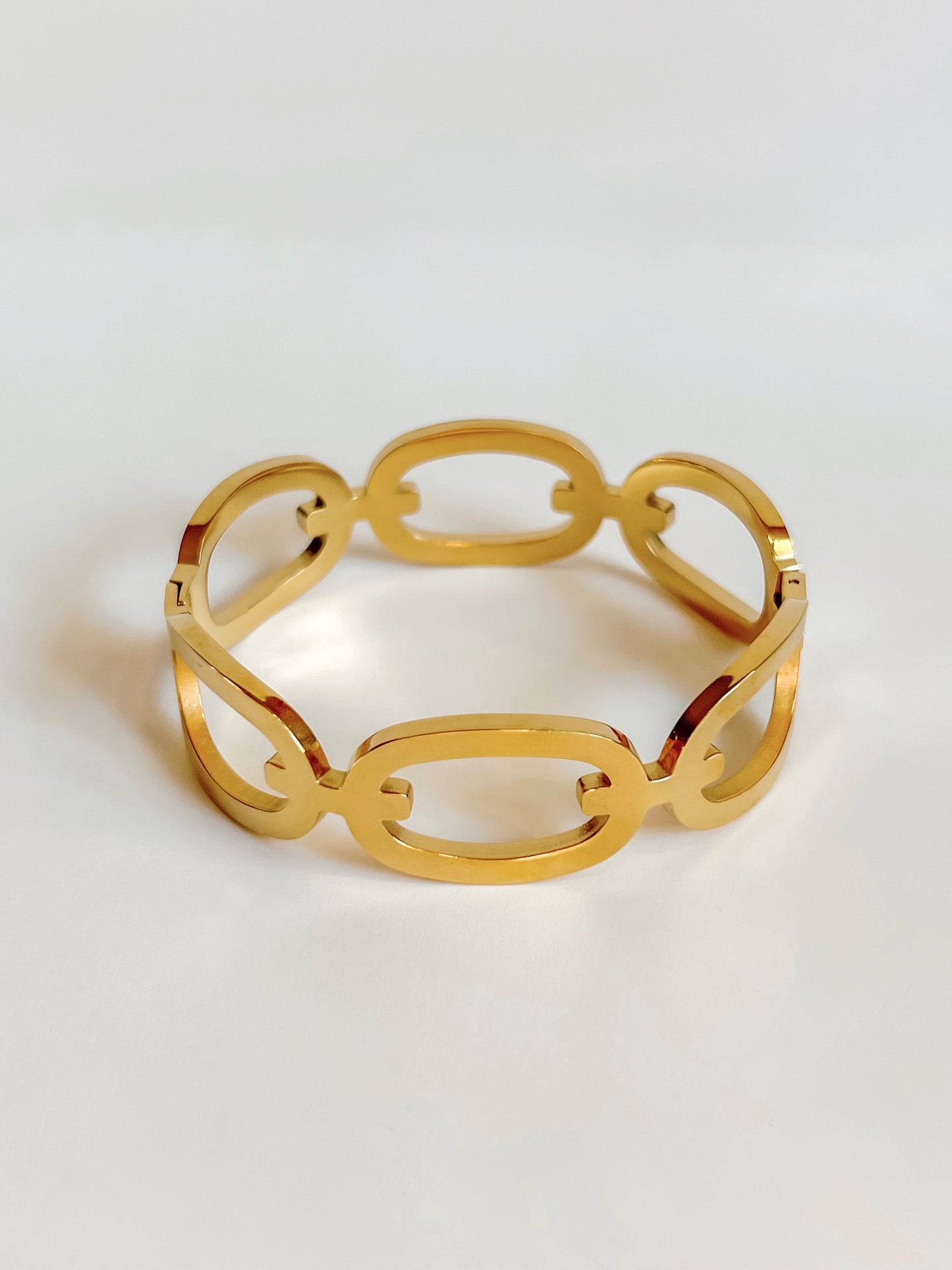 Chunky oval bangle