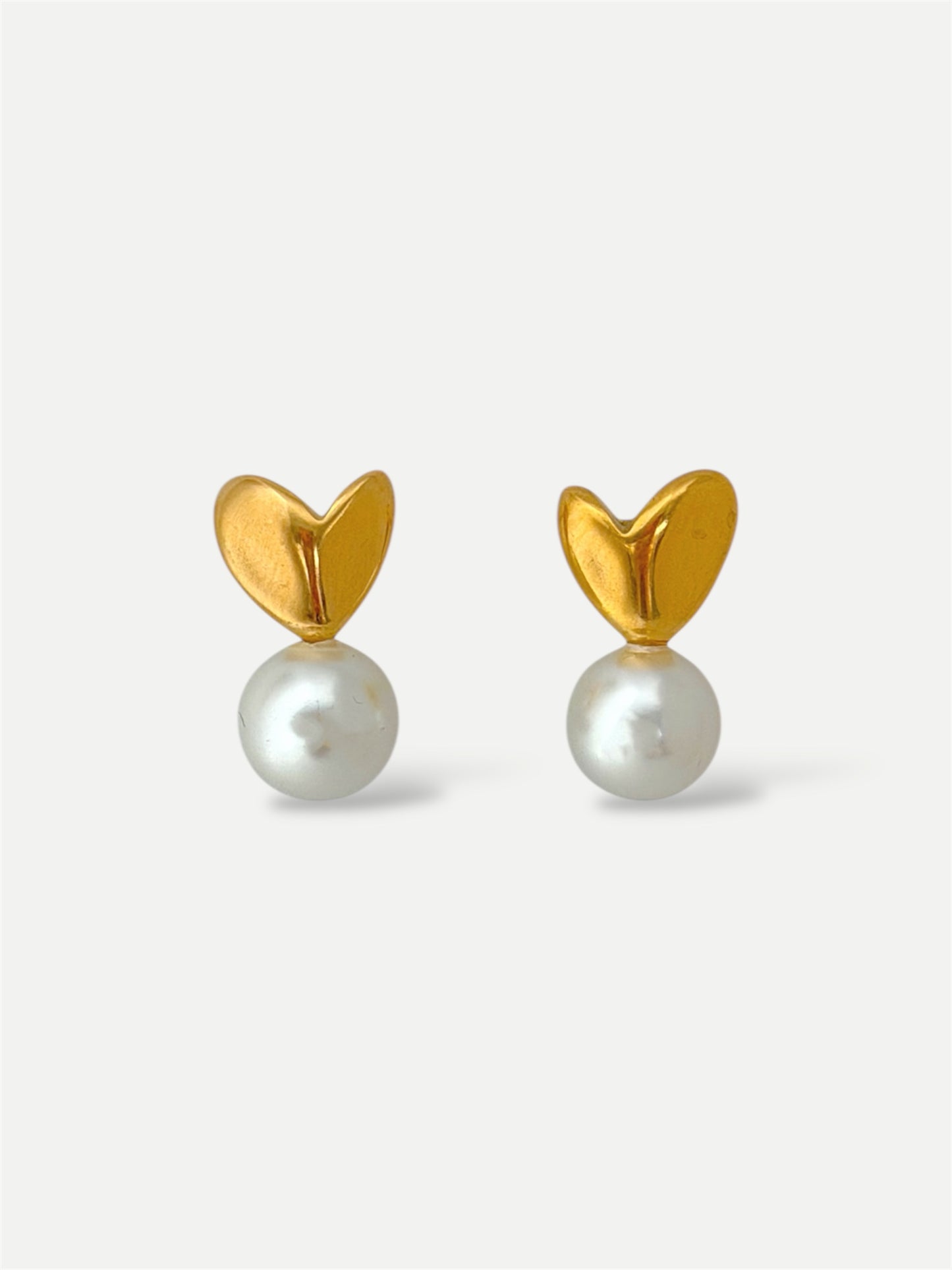 Pearl and Heart Studs Earrings
