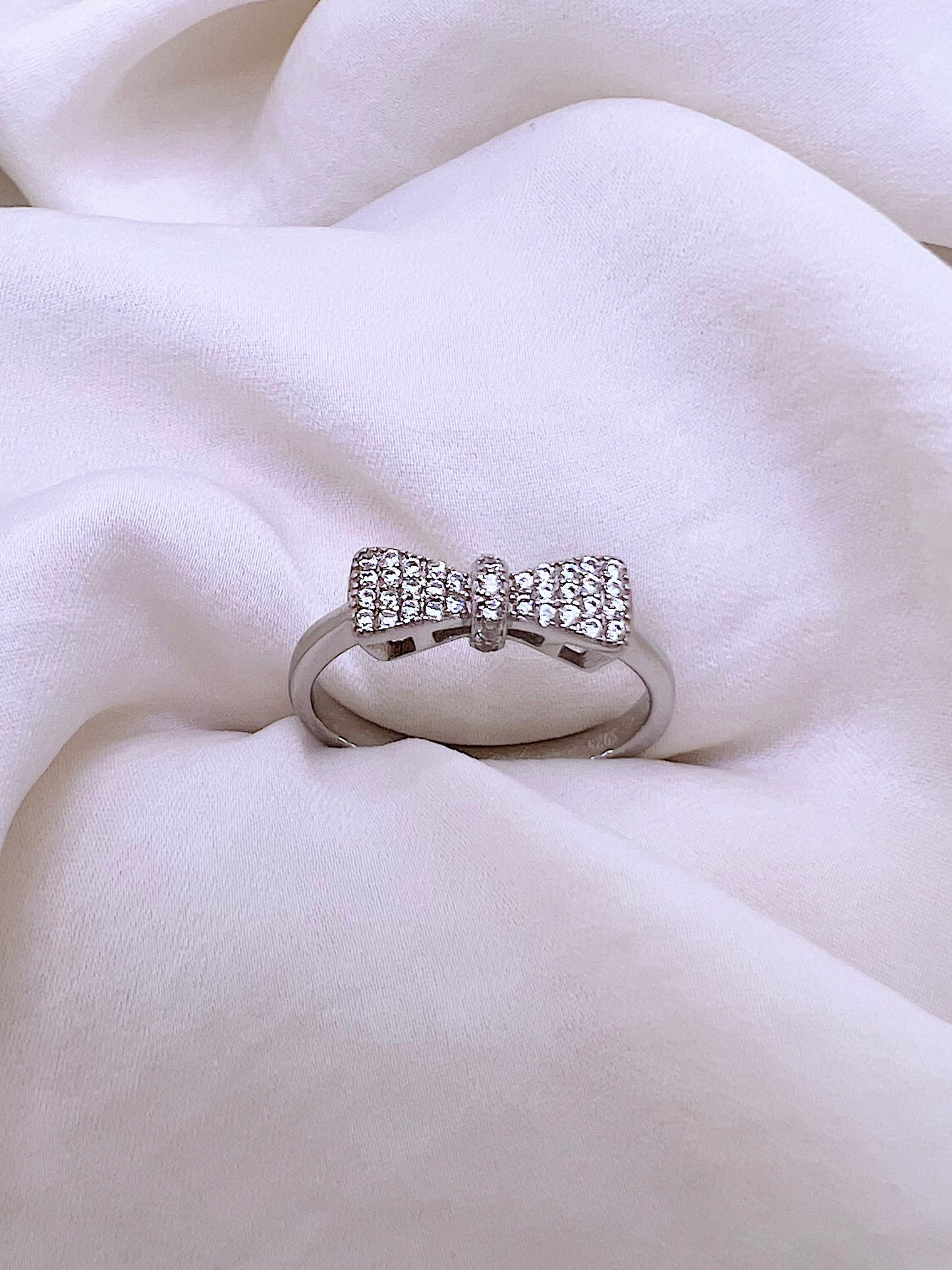 Bowie's Bow Ring (925 Sterling Silver)