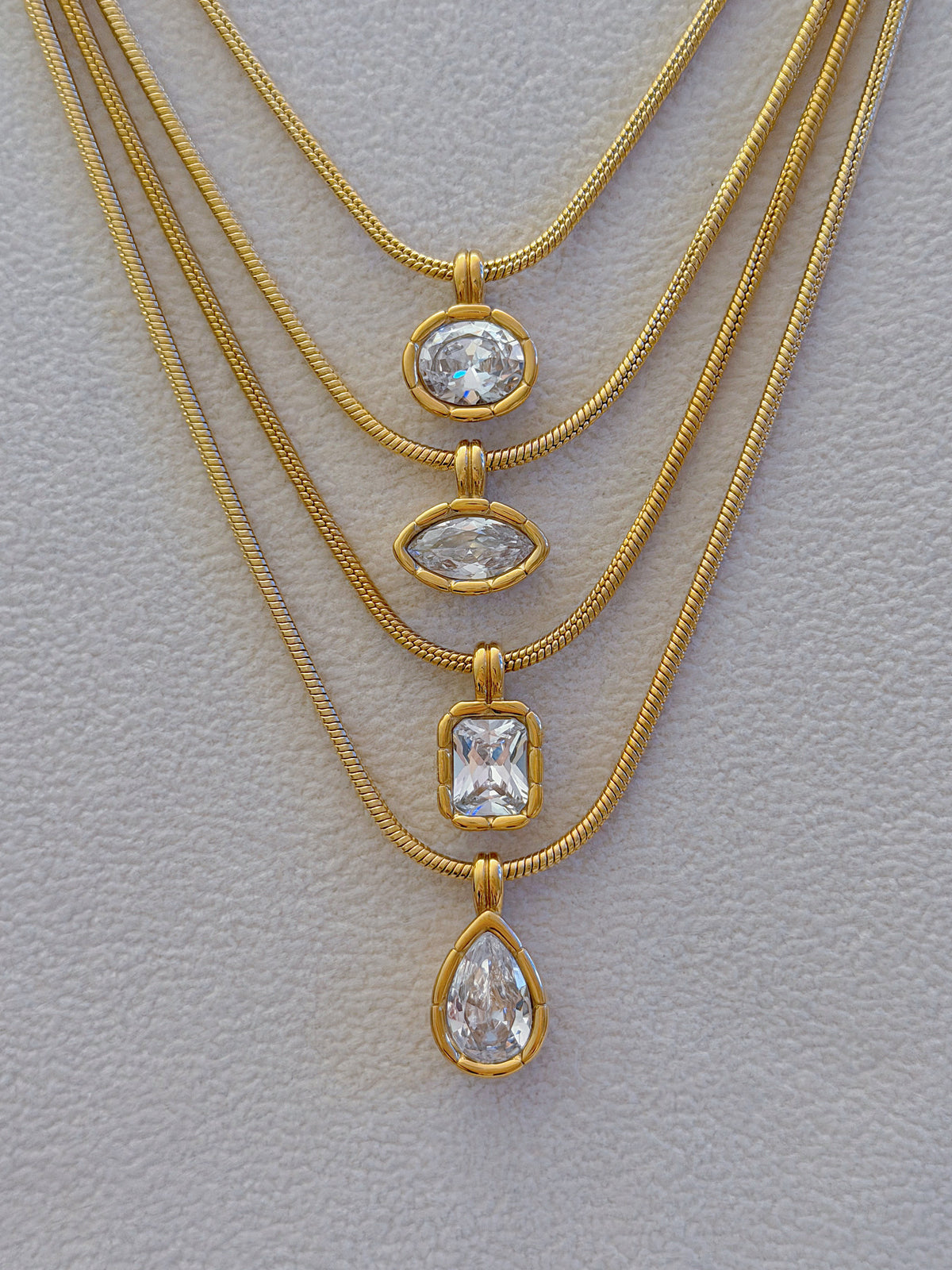 Melrose pendant necklace