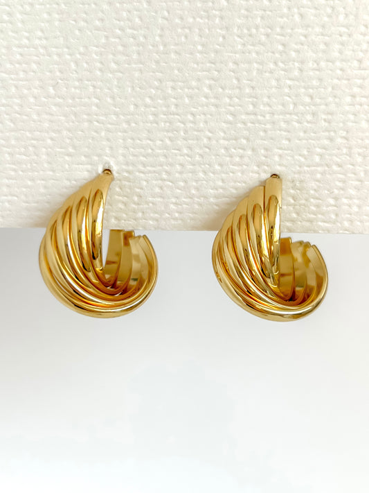 Irregular wave hoop earring