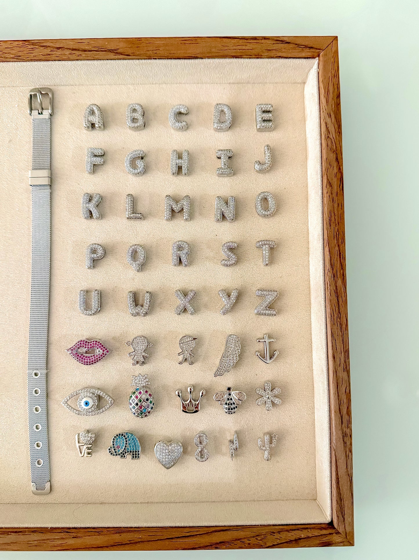 Charm for mesh bracelet