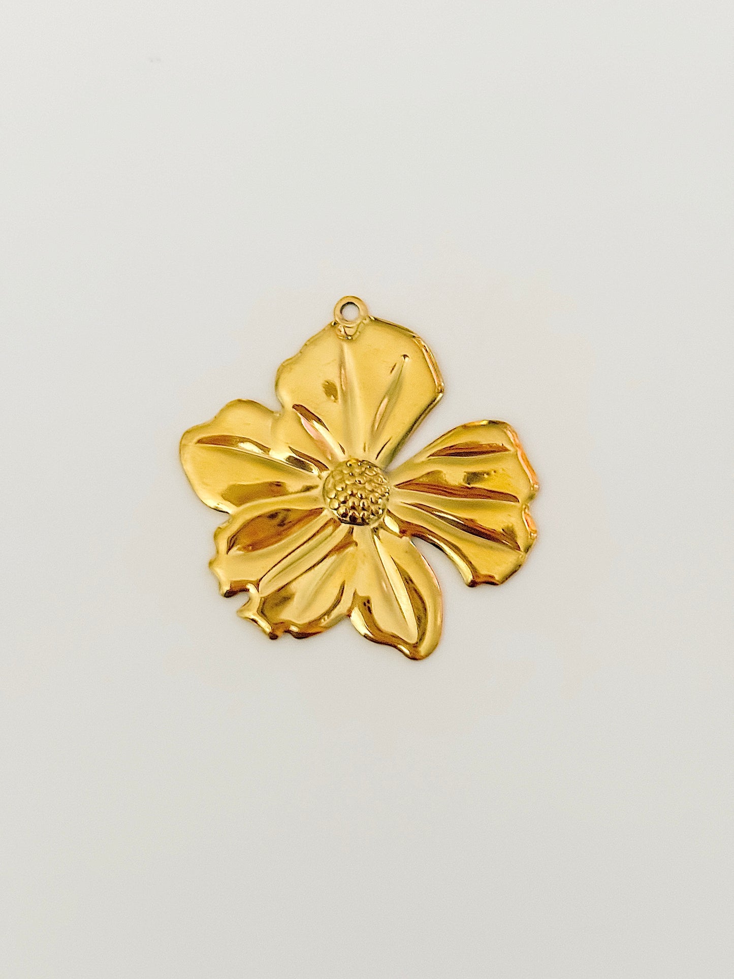 Big golden flower charm