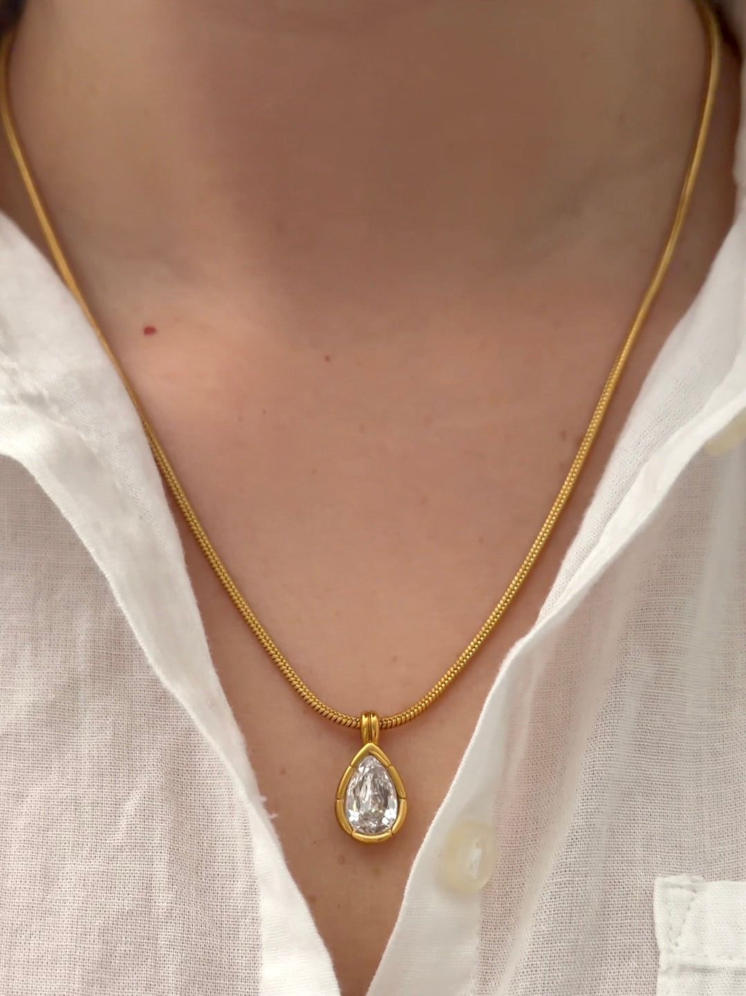 Melrose pendant necklace