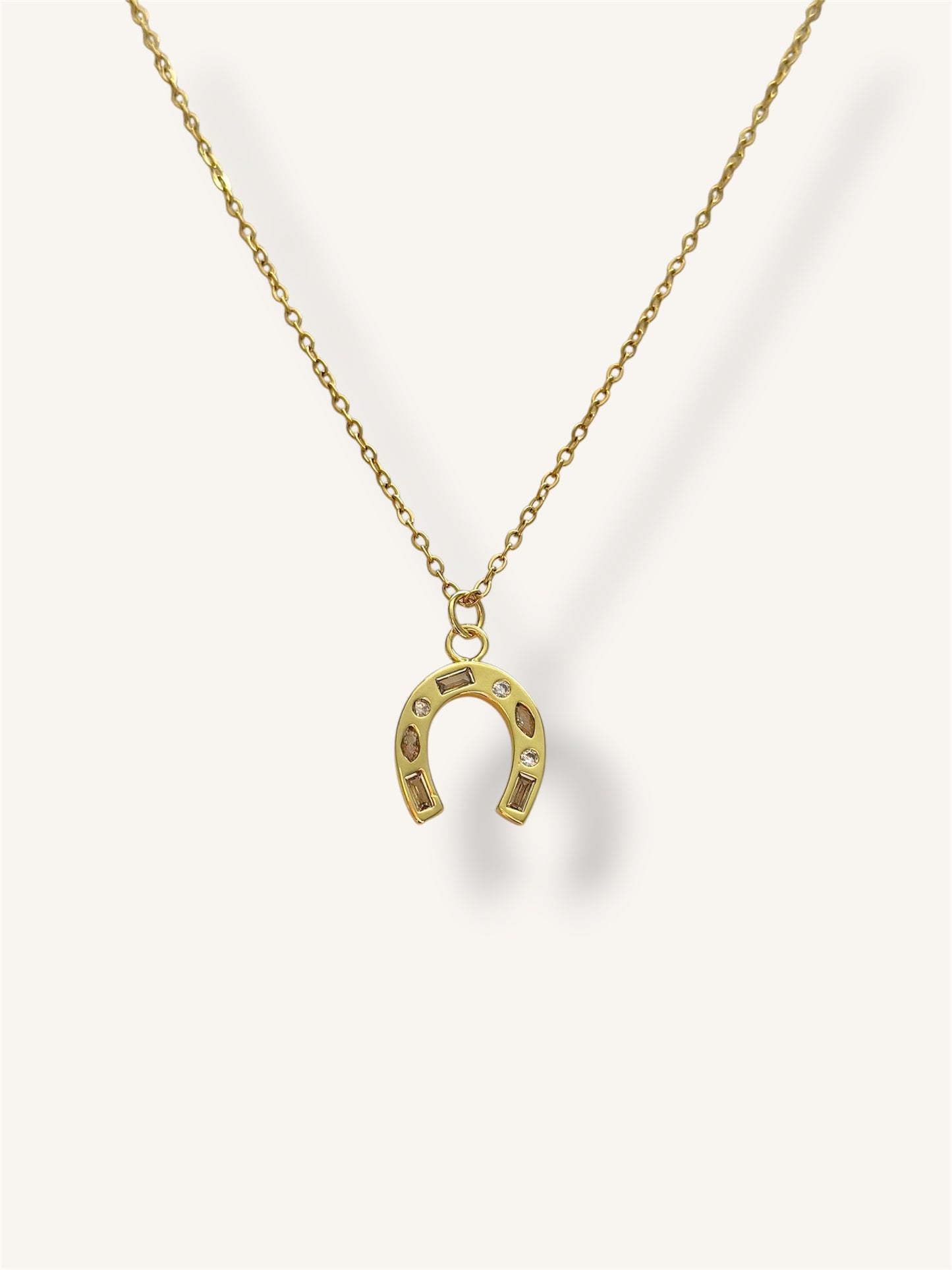 Shine horseshoe necklace