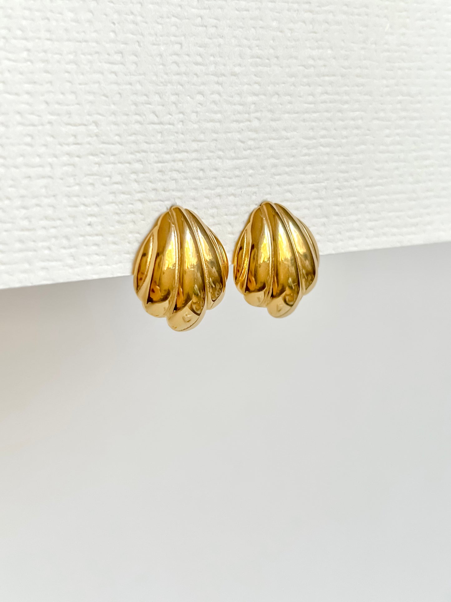 Shelby studs earrings