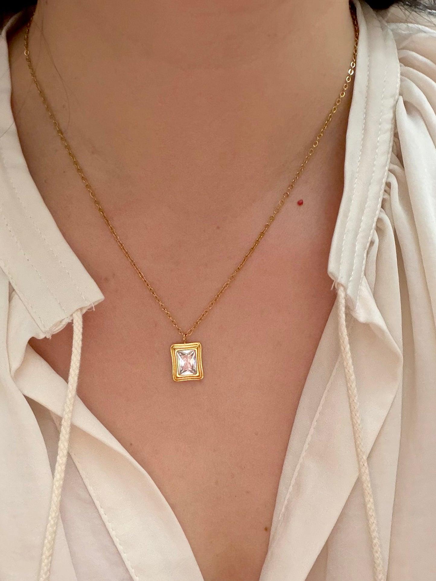 Square pendant necklace