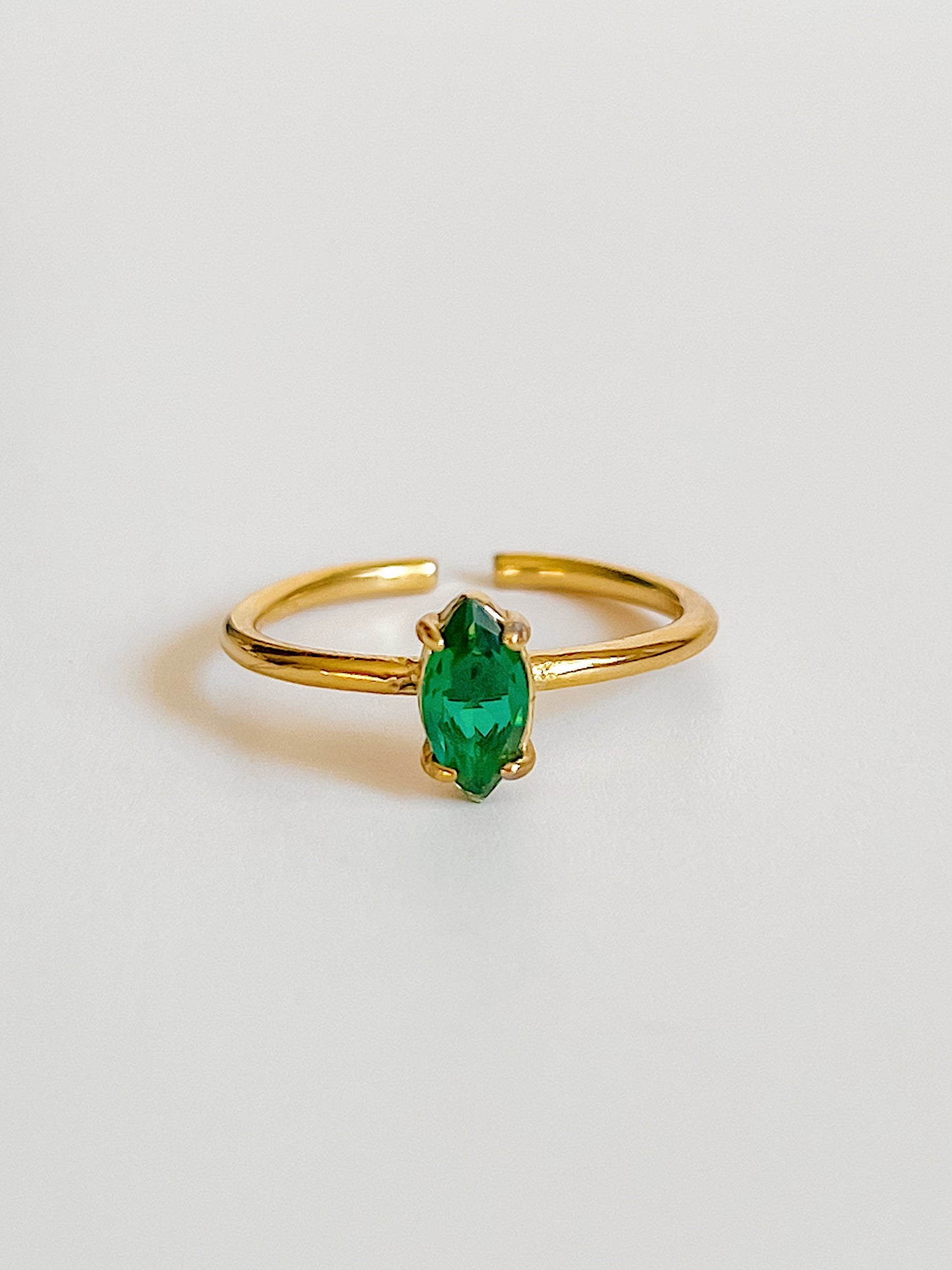Solitaire marquise ring