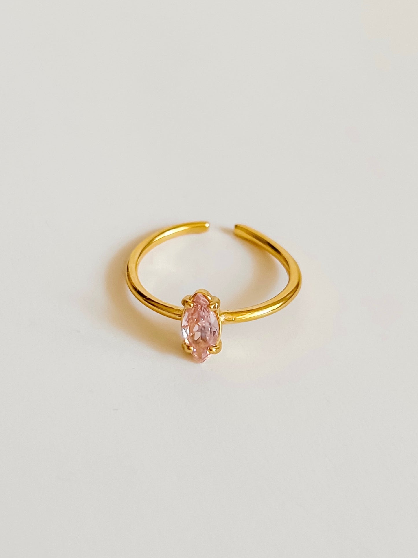 Solitaire marquise ring