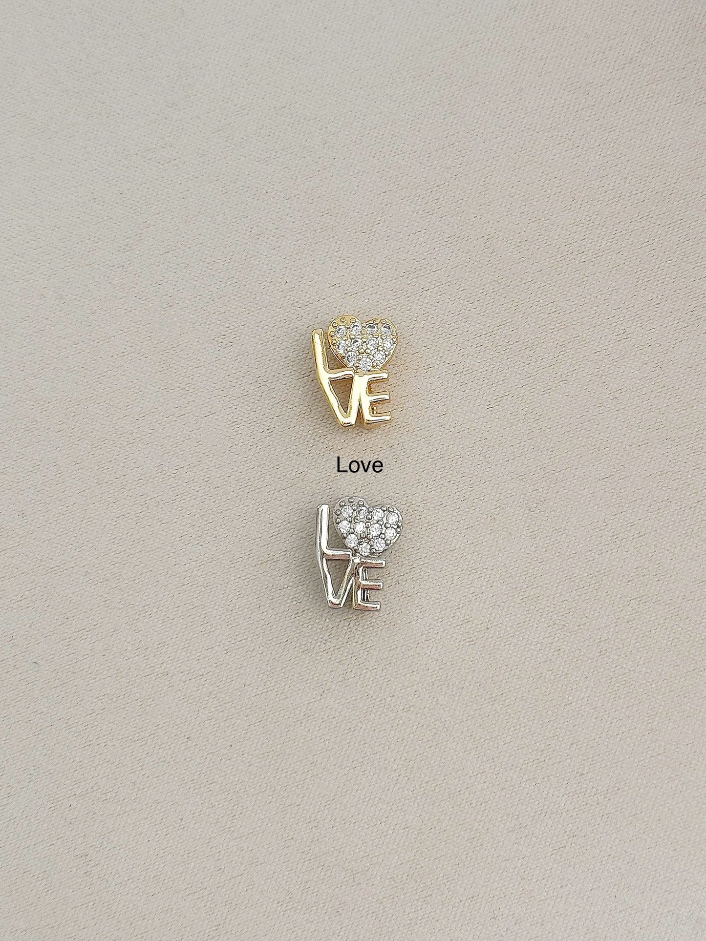 Charm for mesh bracelet