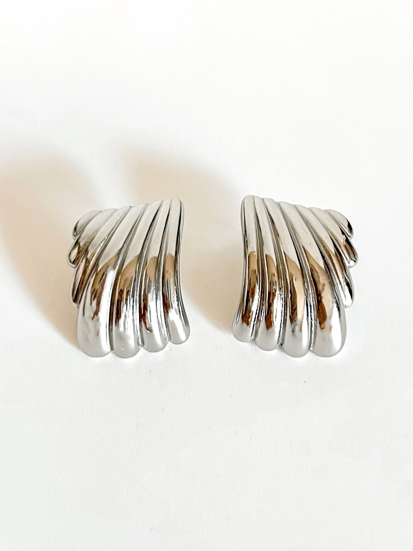 Nadia studs earrings