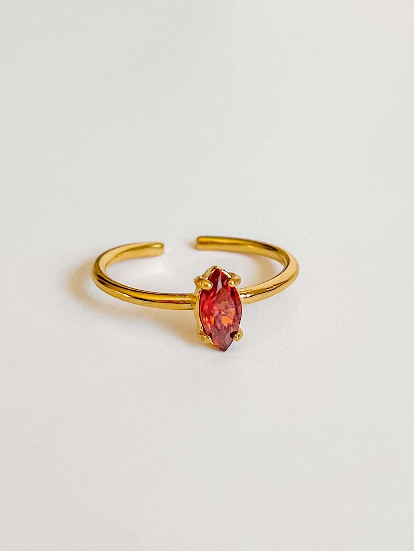 Solitaire marquise ring