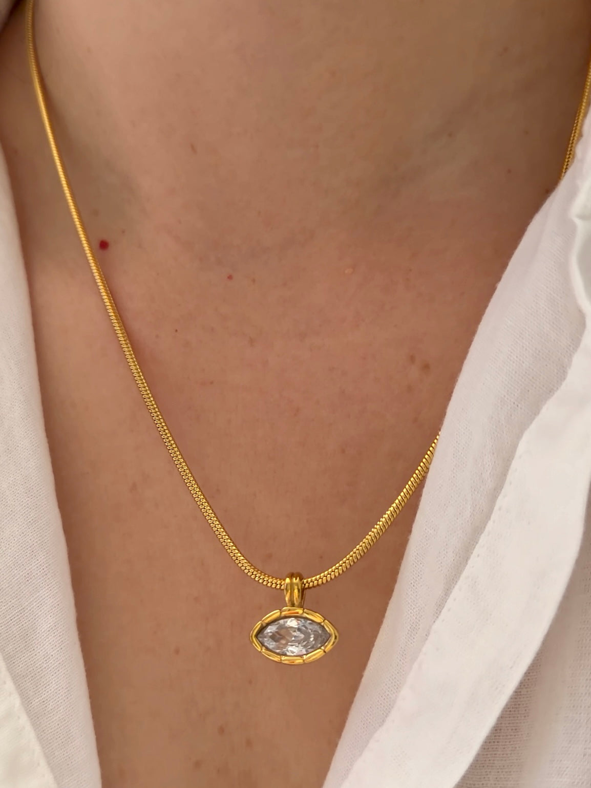 Melrose pendant necklace