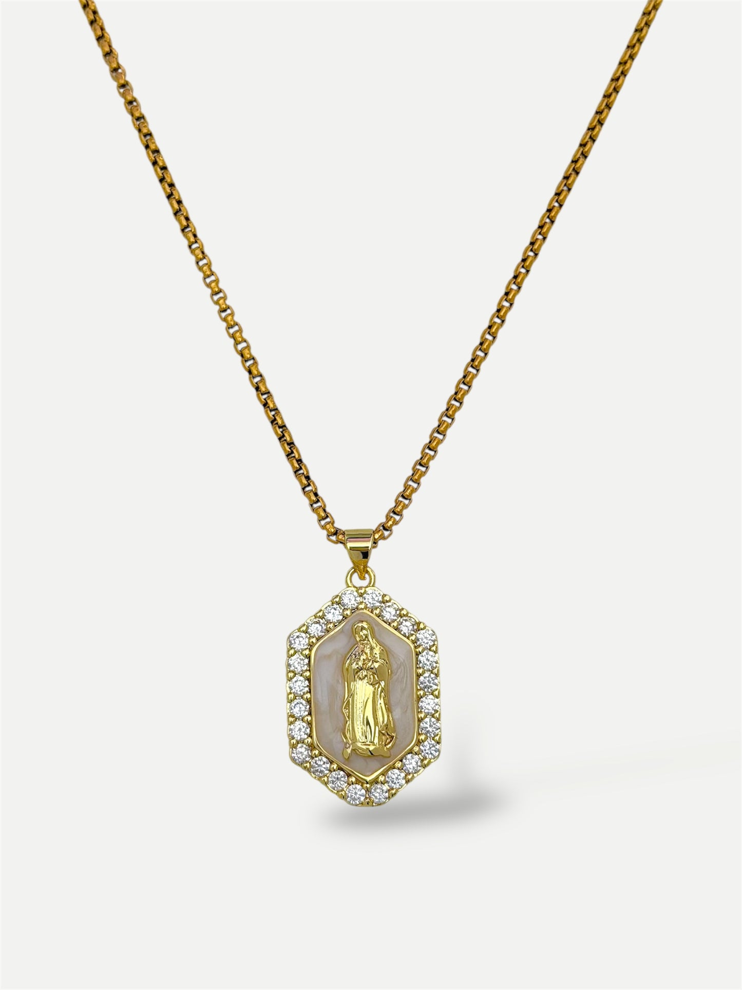 Virgen hexagonal necklace