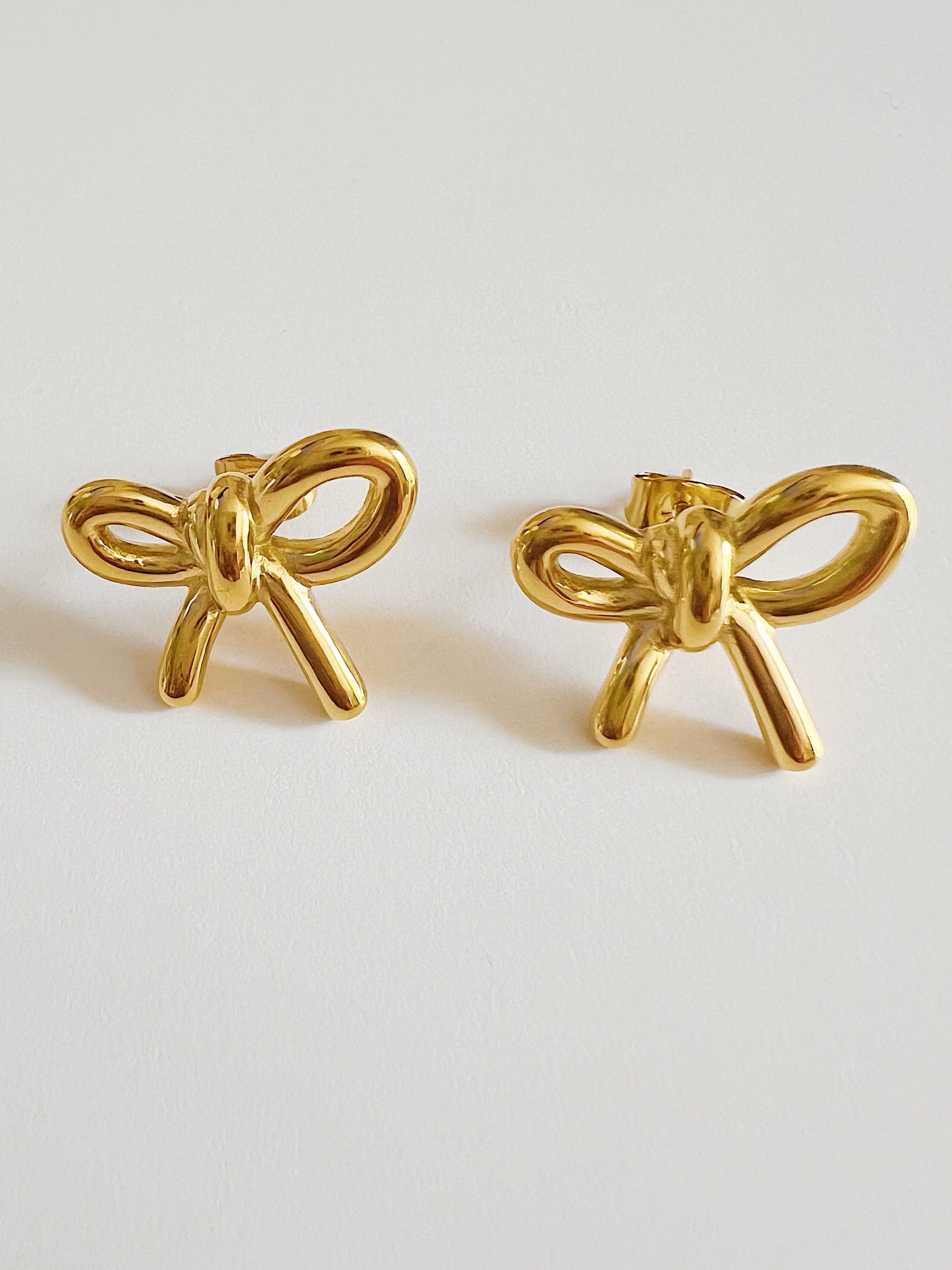 Ellie Bow Stud Earring