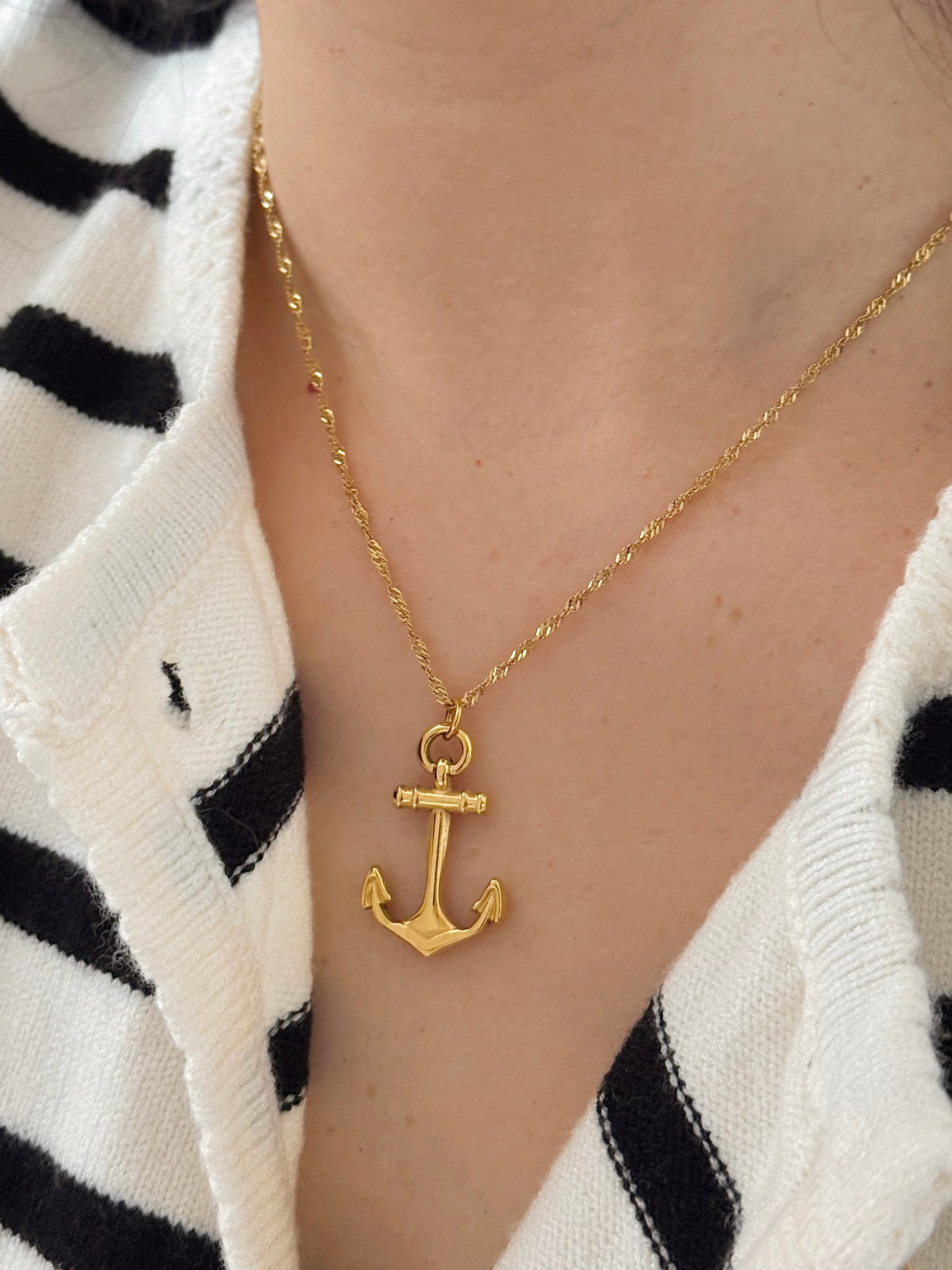 Anchor necklace