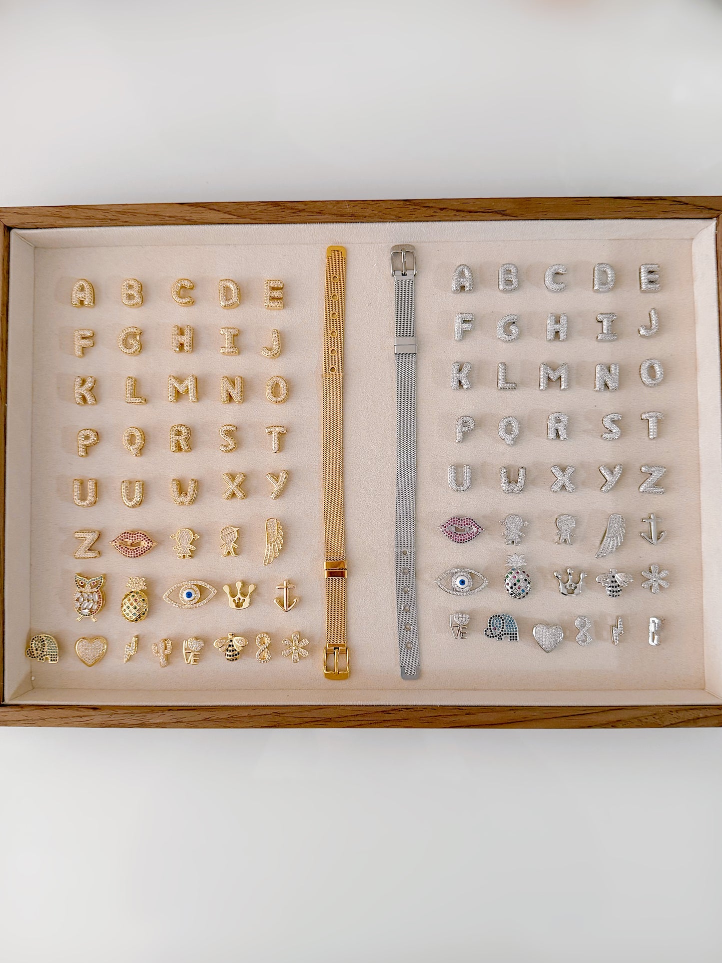 Charm for mesh bracelet