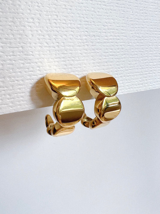 Descendant circles earrings