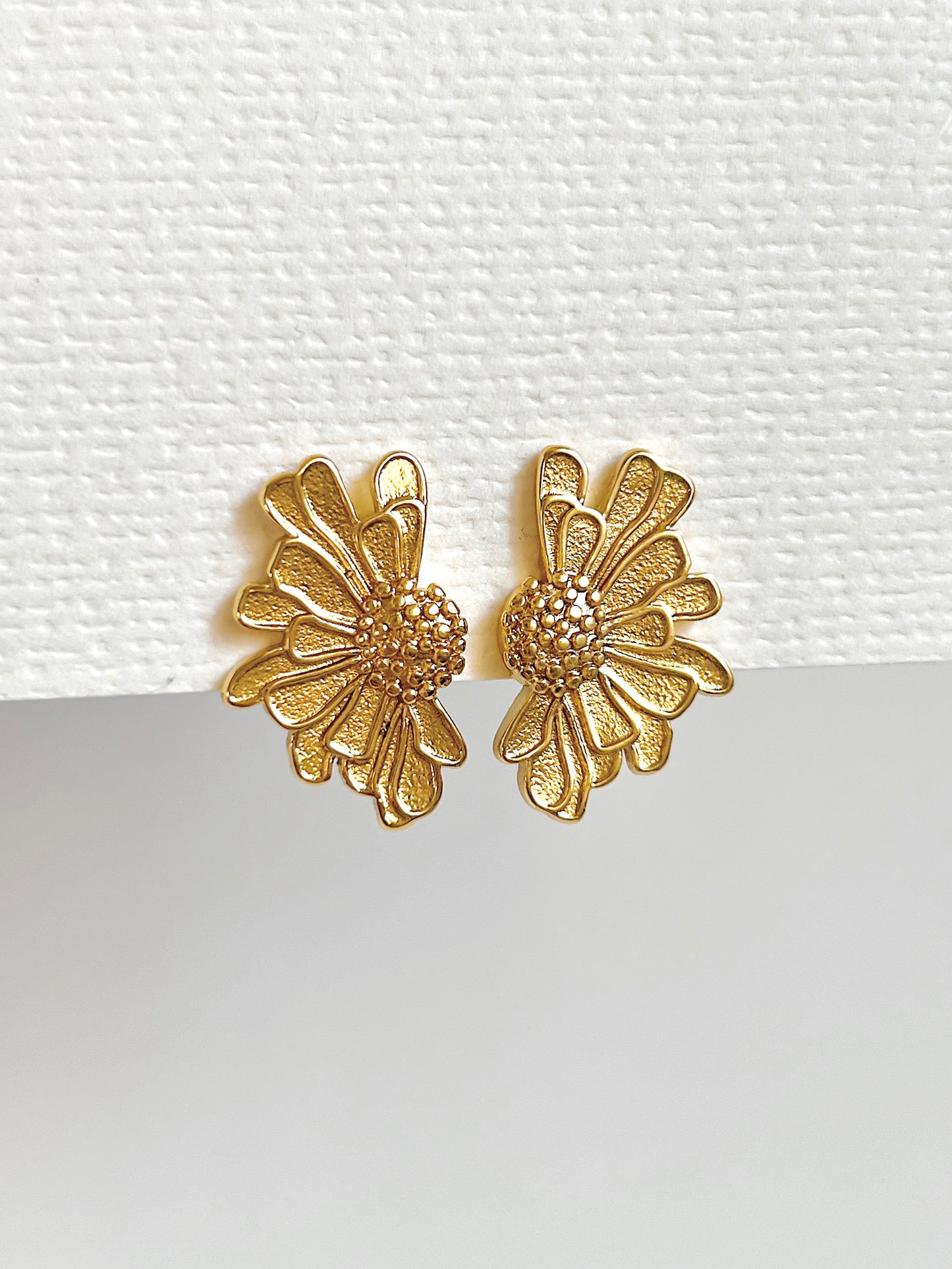 Sunflower studs earrings