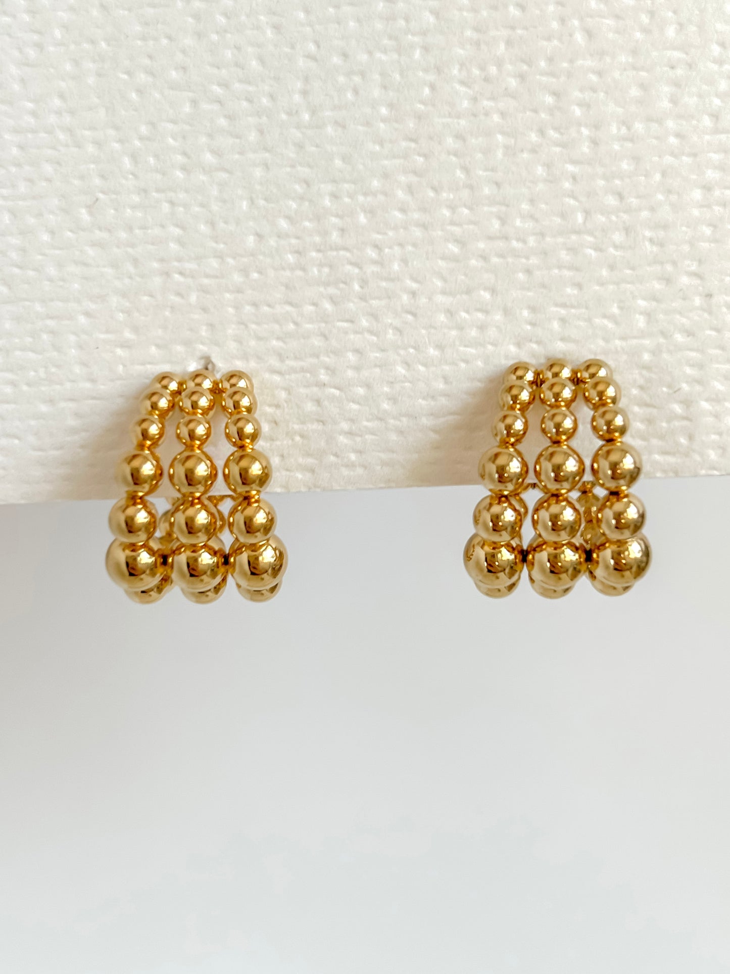 Bead layers hoop earrings