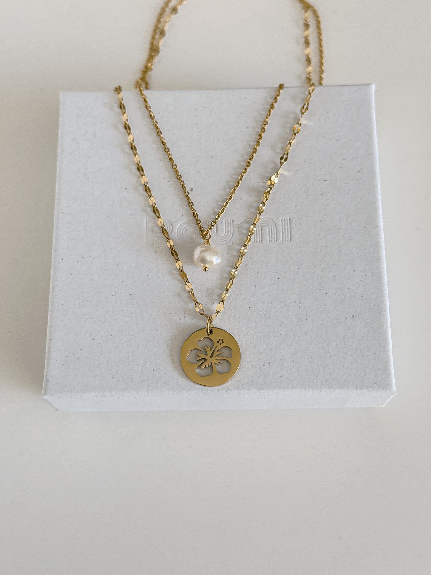 Pearly poppy necklace