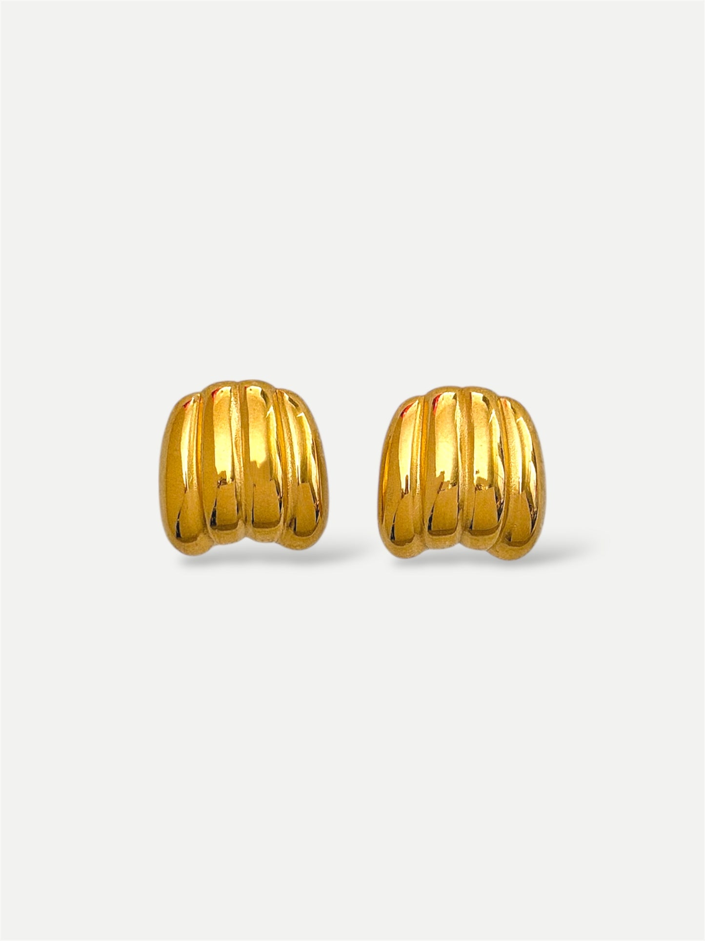 Shelly Studs earrings
