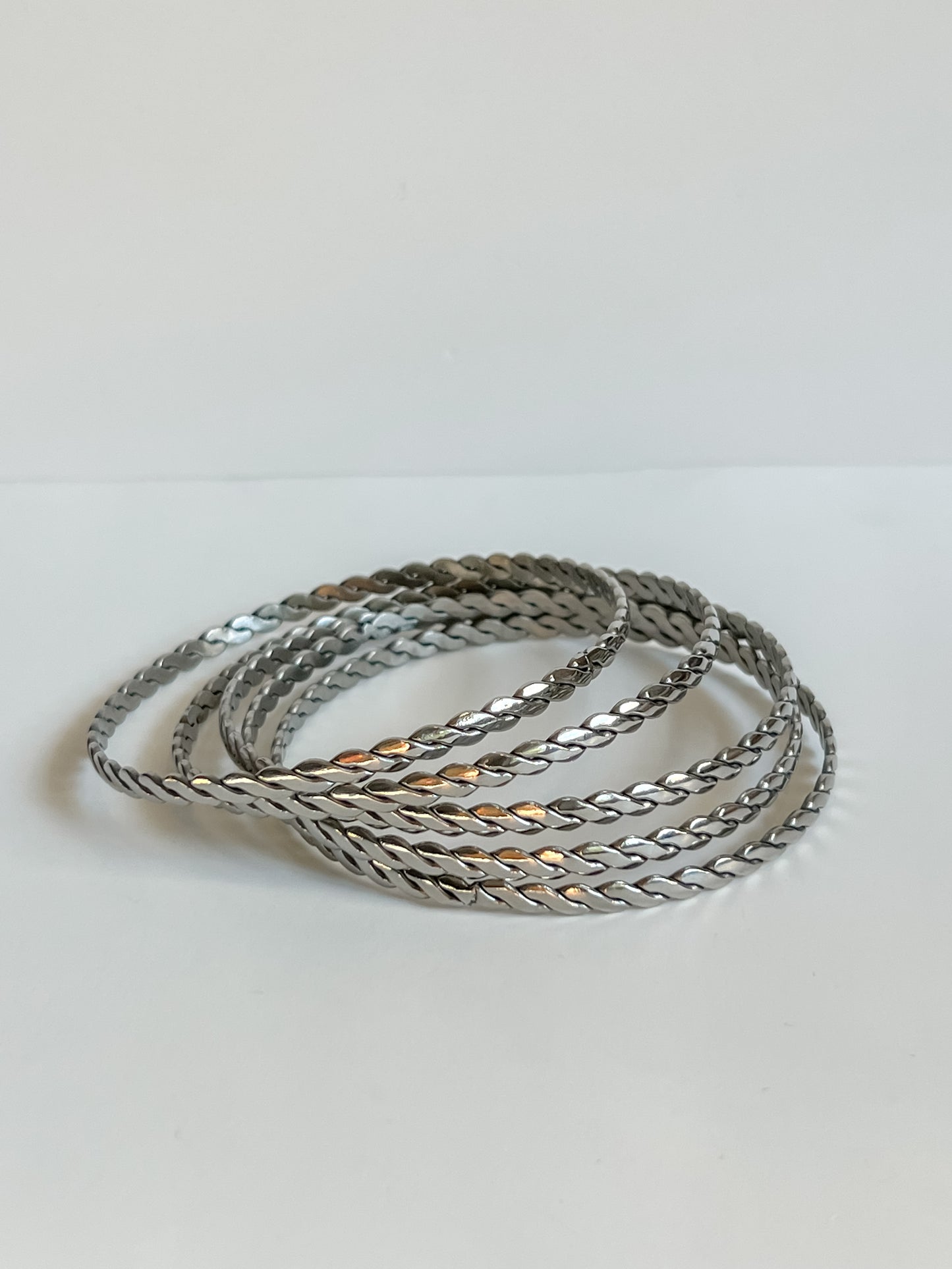 Flat twisted bangle (set of 5)