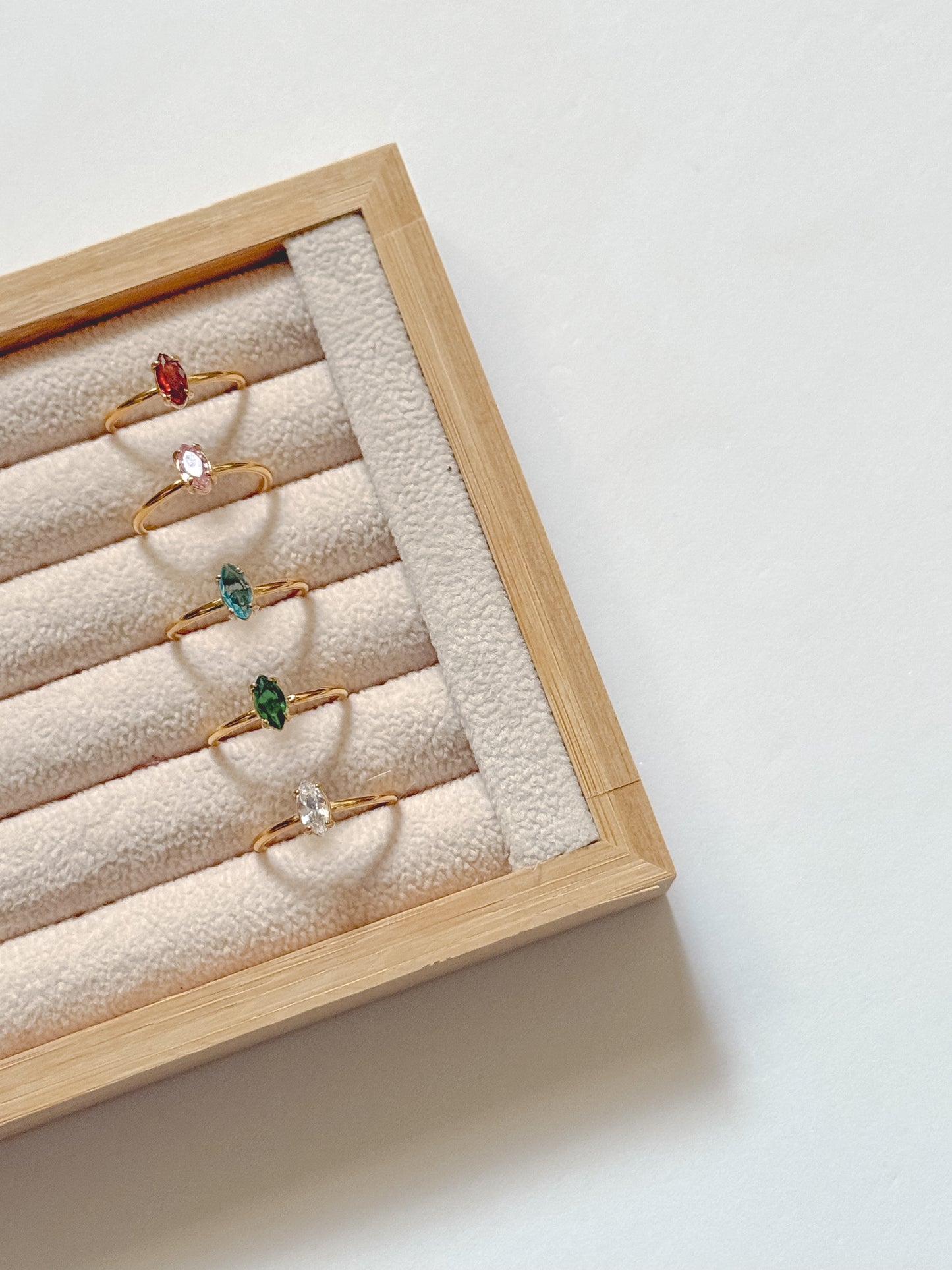 Solitaire marquise ring