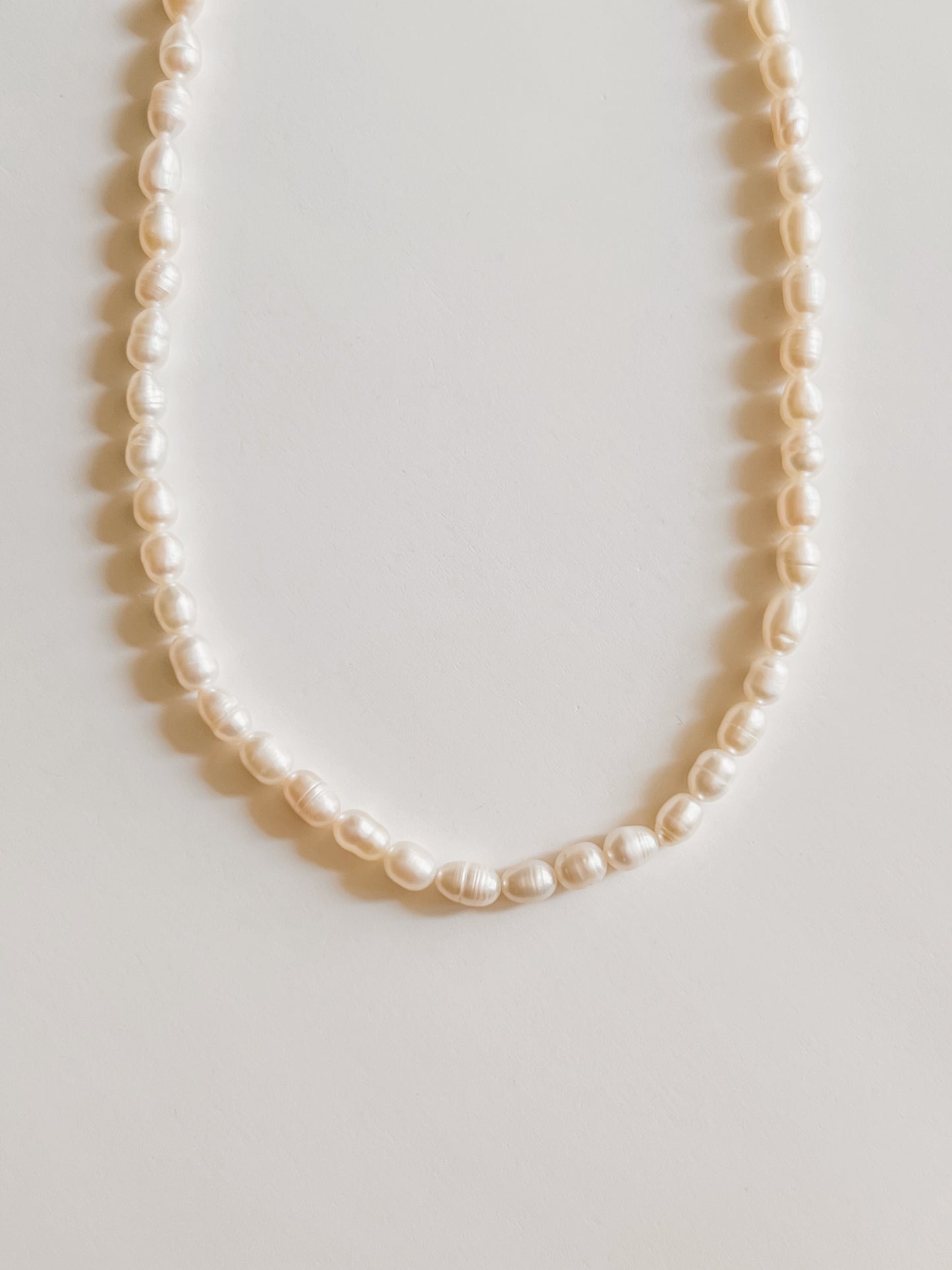 Pearl choker necklace