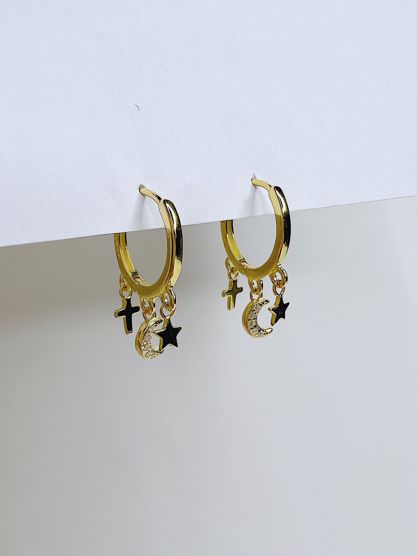 Frida Huggie Earrings (925 Sterling Silver)